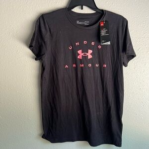 Under Armour loose fit medium shirt, tags on